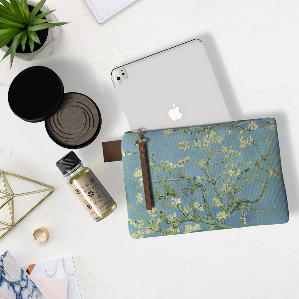 Fragrance oil diffuser carry bag for laptop